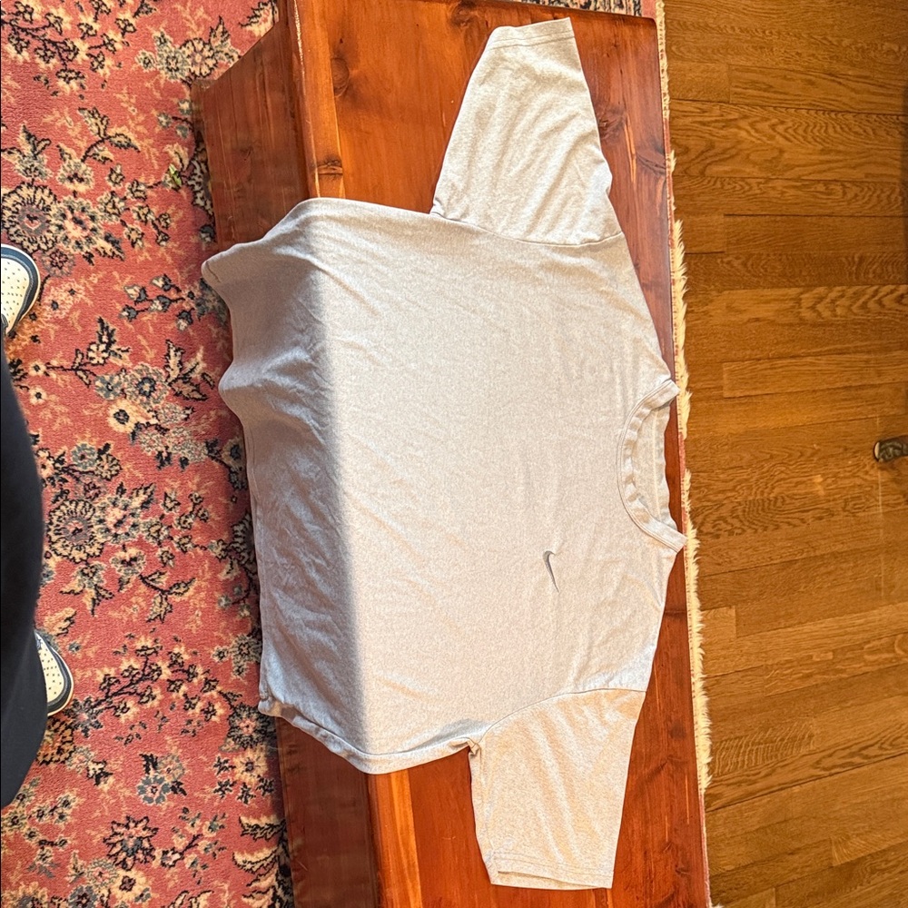 Nike Light Gray Short Sleeve Tee